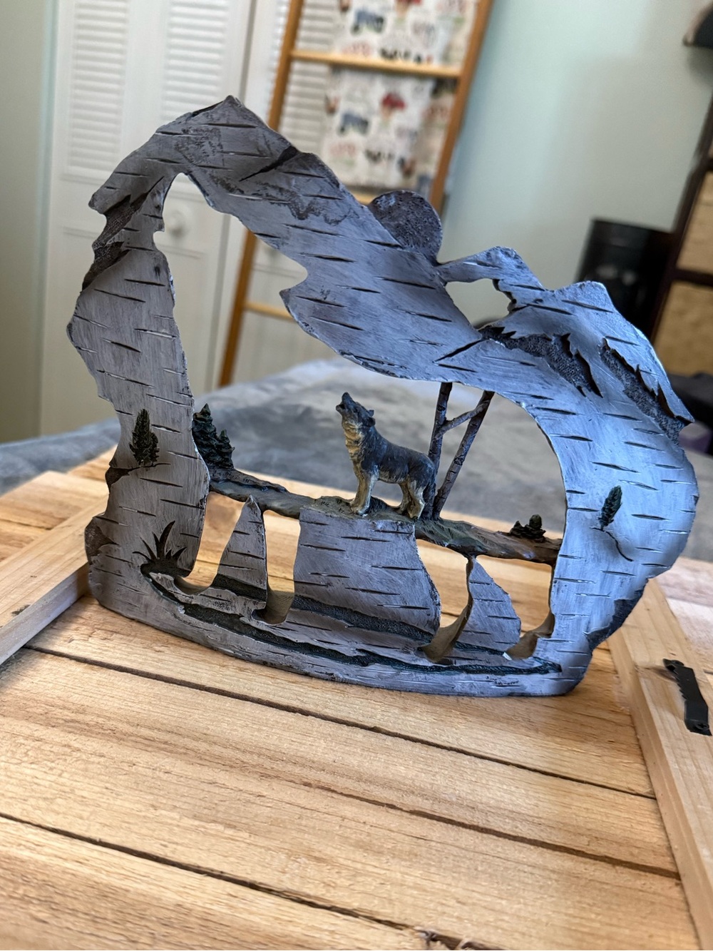 Birch-Style Gray Wolf Scene Carved Home Art Sculpture